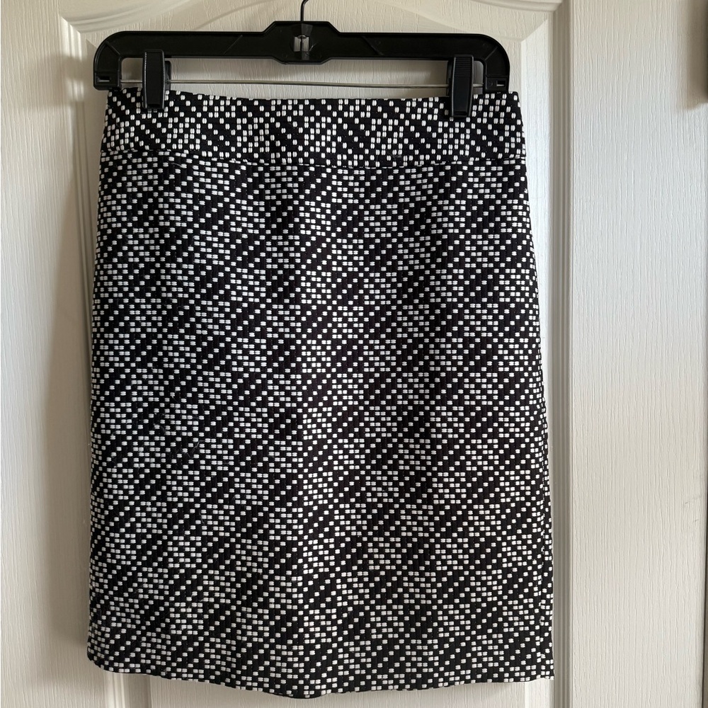 Ann Taylor Black and White Pencil Skirt